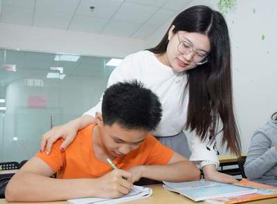 校外培訓政策新規(guī) 課后看護服務(wù)成合規(guī)關(guān)鍵，雙條件明確補課門檻